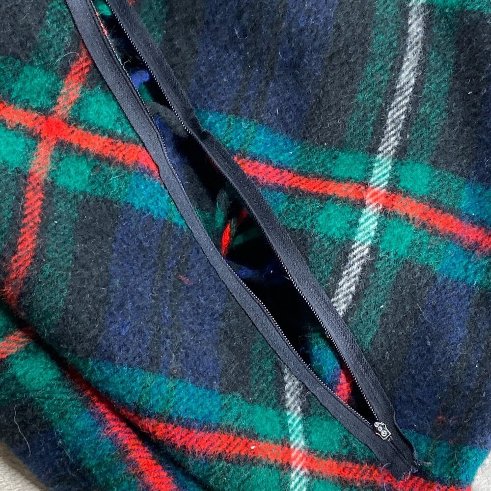 Vtg Troy Leisure Poncho Wool Flannel Blanket Blue Green Red Plaid Fringe Stadium - Picture 7 of 9